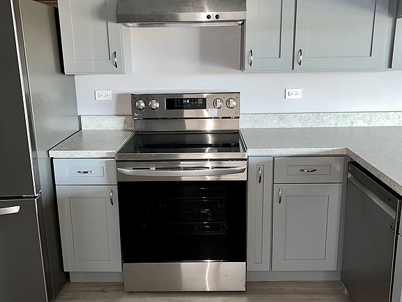 5th image of 15708 S 86th Ave #113