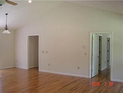 3rd image of 100 Wilderness Ln