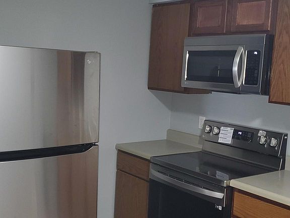 2nd image of 7422 West Blvd #2