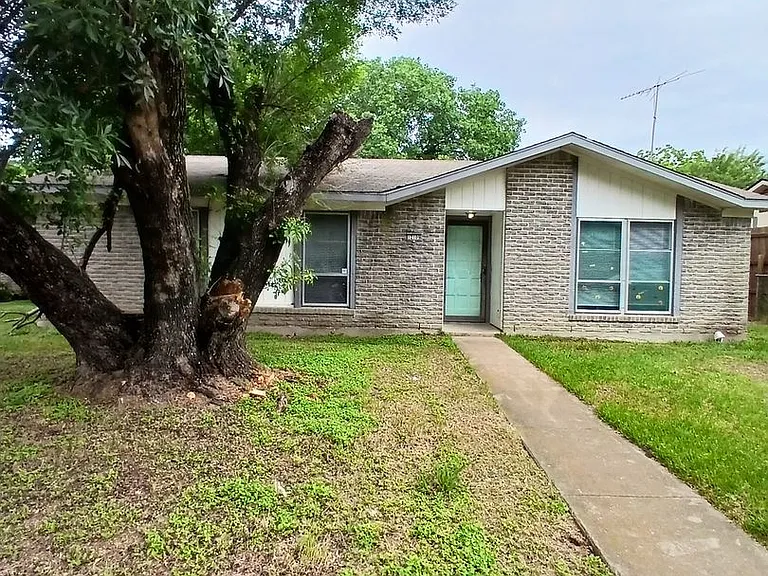 12109 Bishop Dr — Photo 4