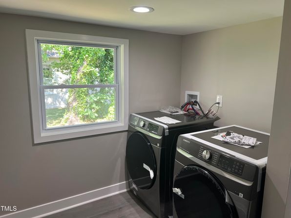 409 S Flanner St, Burlington, NC 27215
