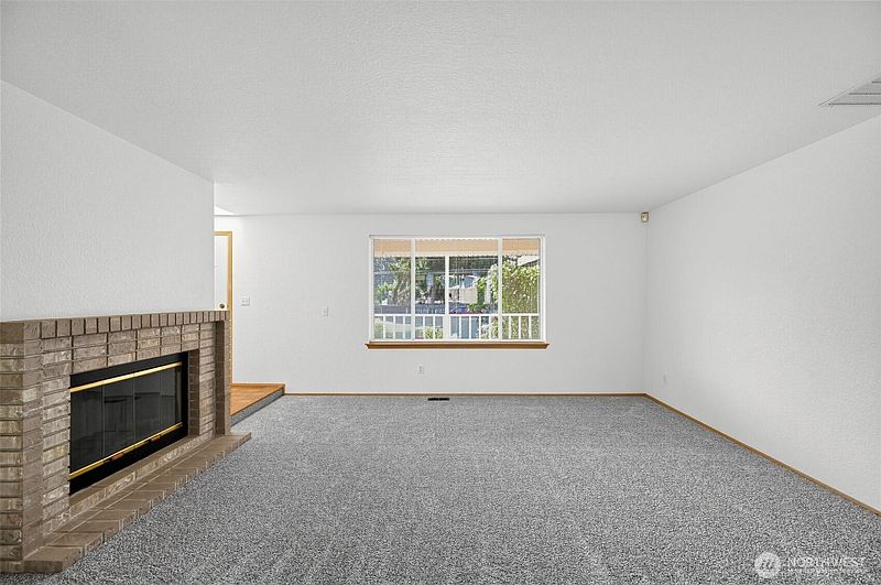 3rd image of 7603 46th Avenue E
