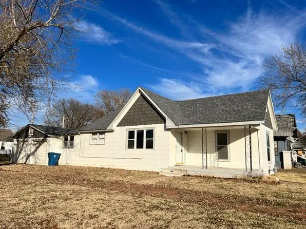 1016 W 10th St, Coffeyville, KS 67337