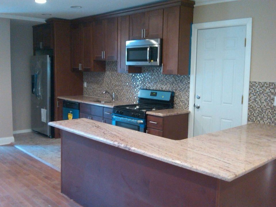 2nd image of 7 Holmes Ln