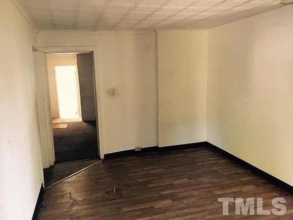 4th image of 2522 Holloway St