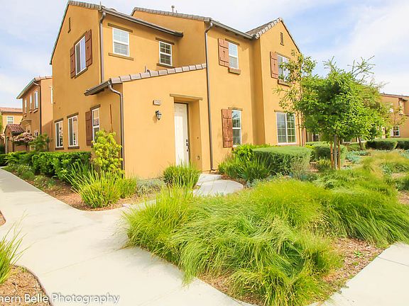 3rd image of 37445 Paseo Violeta