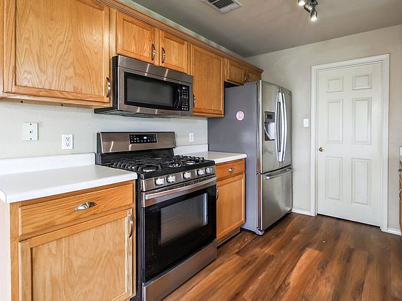 5th image of 1036 Doras Dr
