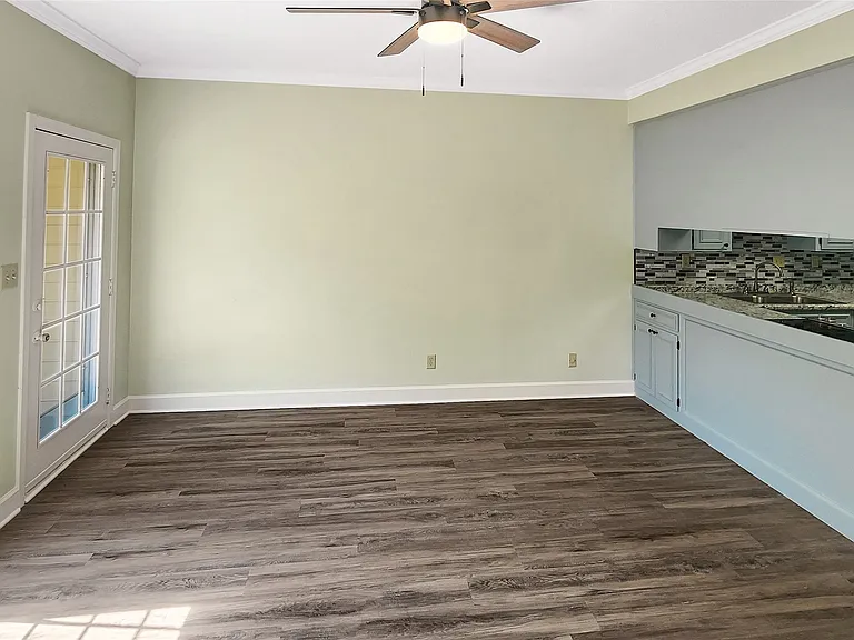2067 Hazel Hedge Ln — Photo 7