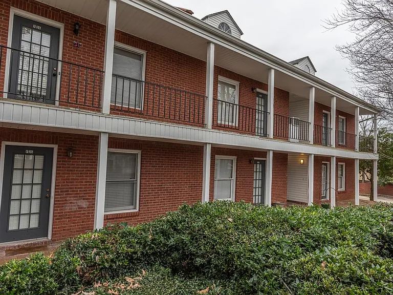 510 E Gillespie St #B9 — Photo 23
