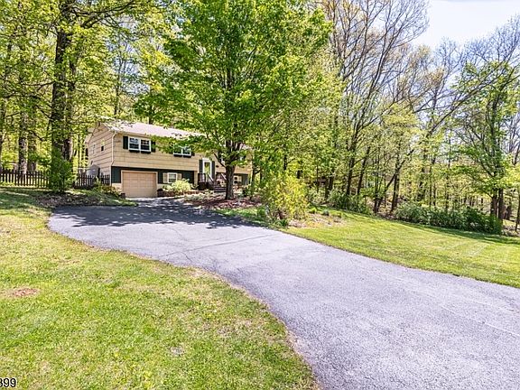 4th image of 31 Lounsberry Hollow Rd