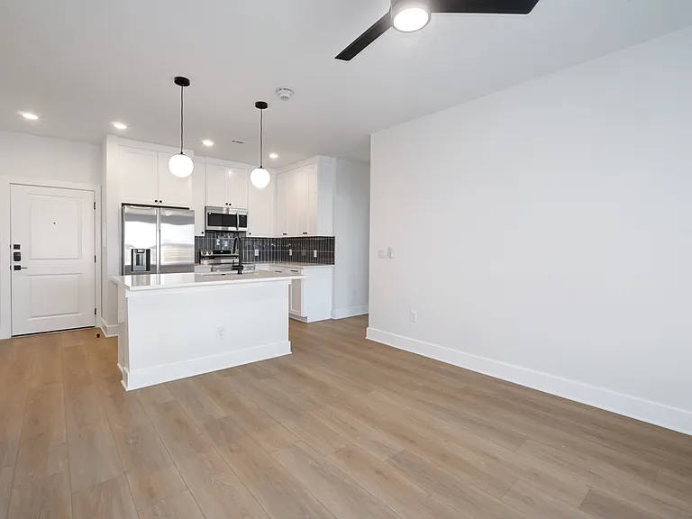 3000 Duval St #304 — Photo 6