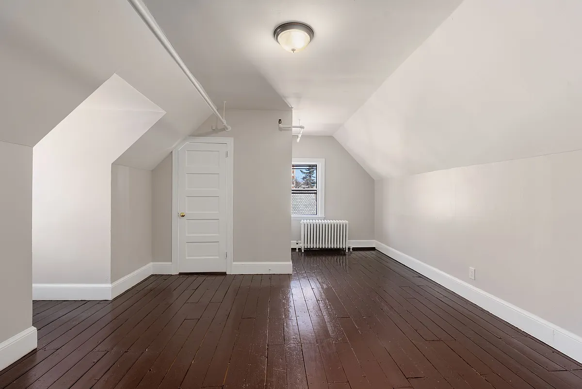 Building Photo - 360 Farmington Ave #13