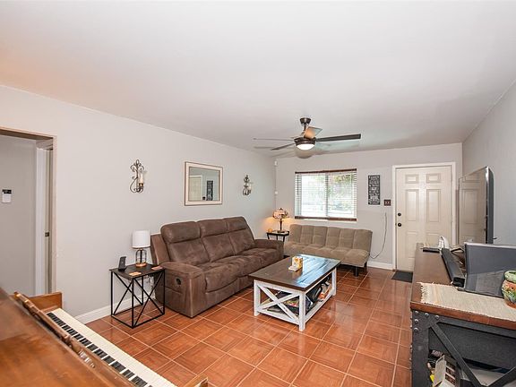 5th image of 2752 W 29th St