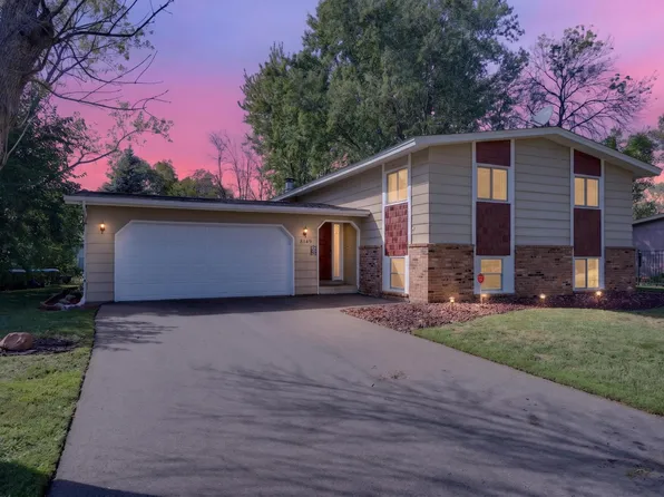 8149 Brandywine Pkwy, Brooklyn Park, MN 55444