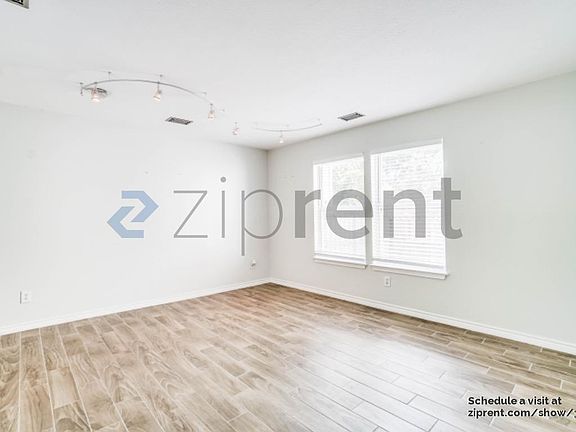 4th image of 1802 N Prairie Ave
