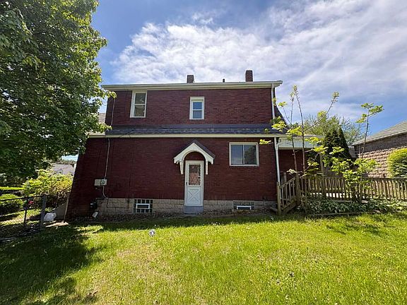 2nd image of 1316 Justine St