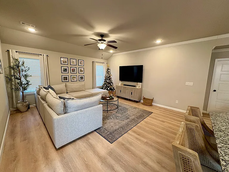 512 Woodland St — Photo 4