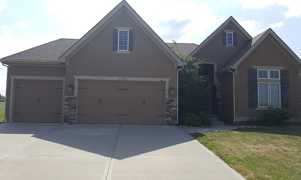1st image of 21123 S McKee Ln