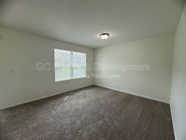 1062 Turin Dr — Photo 12