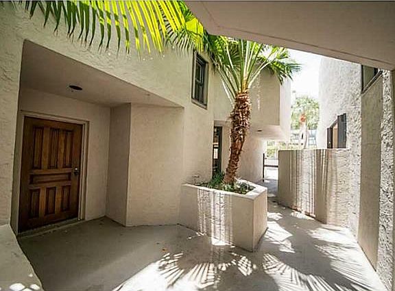2nd image of 201 Crandon Blvd APT 170