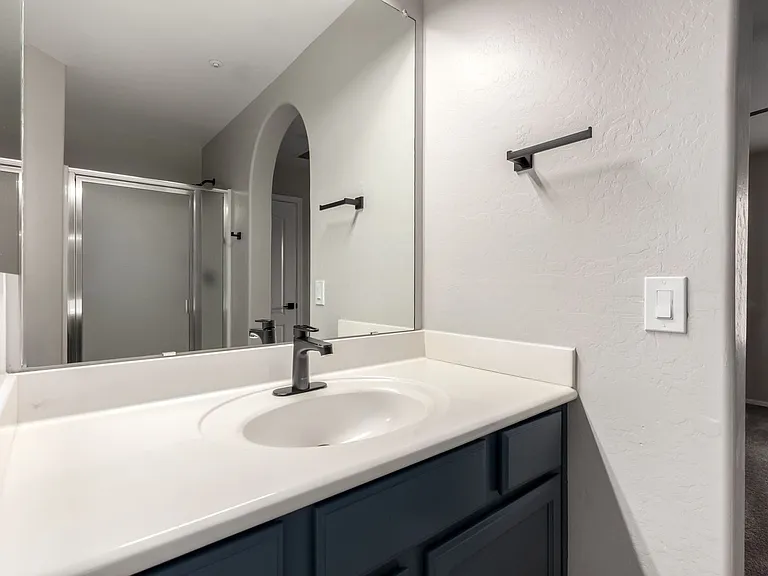 2639 S Harmony Ave — Photo 8