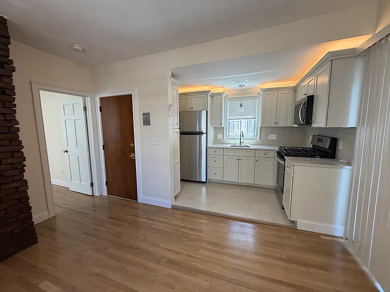 26 Brooks St #2 — Photo 3