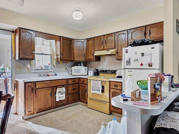 4th image of 324 Ortiz Blvd #1
