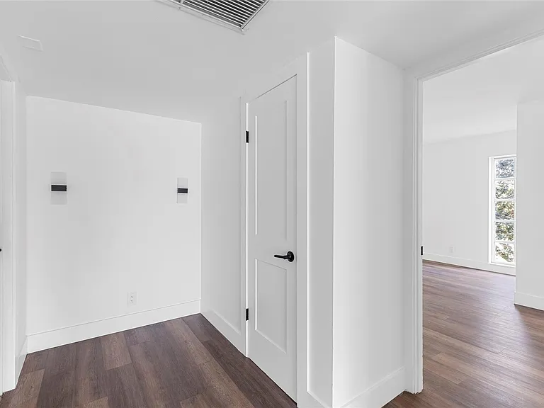 2800 N Palm Aire Dr #310 — Photo 15