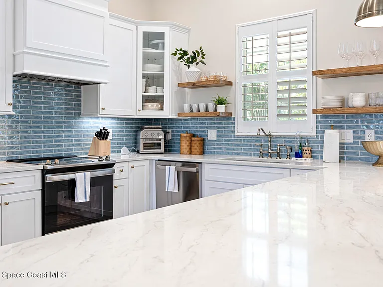 6774 Angeles Rd — Photo 17