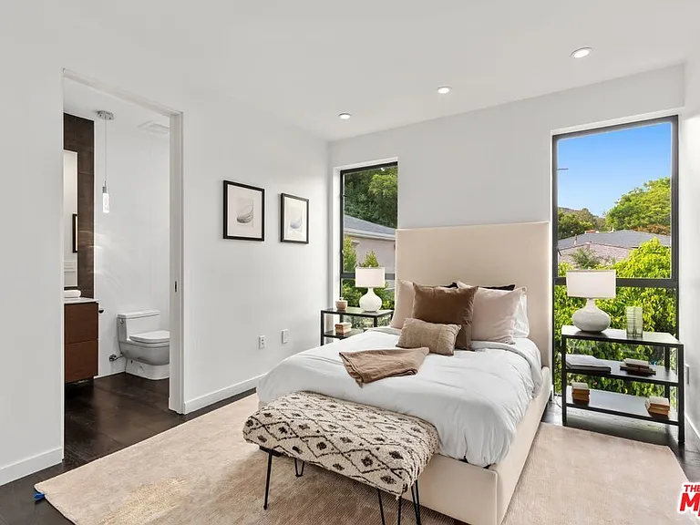 1849 Coldwater Canyon Dr — Photo 16