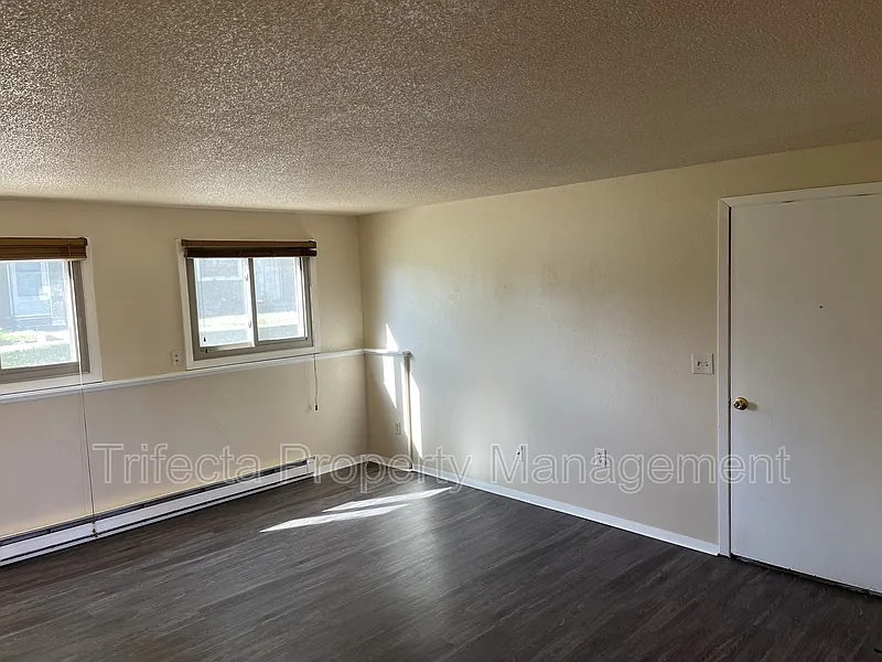 2 bed, 1.0 bath, 935 sqft, $1,345 — Photo 3
