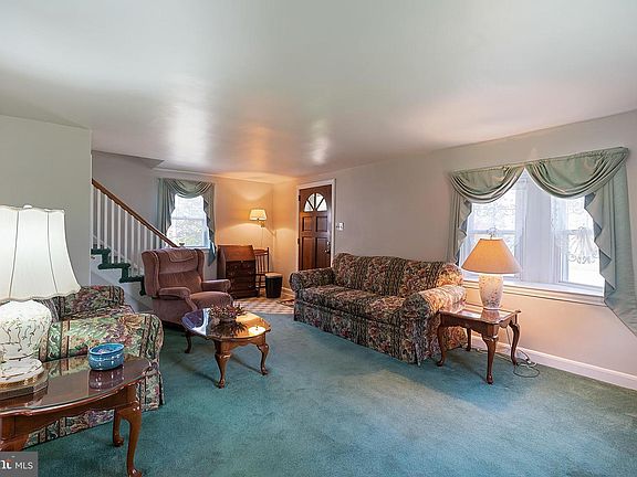 2nd image of 606 Glenfield Ave