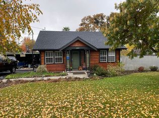 1113 NE A St, Grants Pass, OR 97526