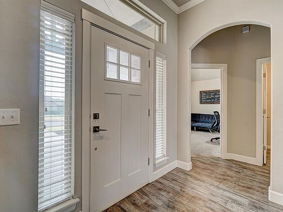 4th image of 18800 Rolling Hill Way