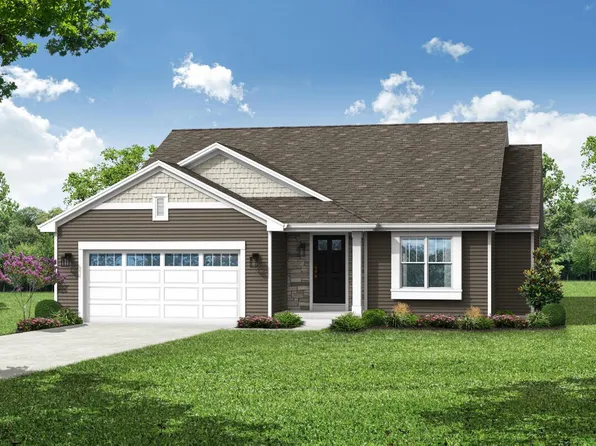 1046 Ridgeway DRIVE #Lt5, Pewaukee, WI 53072