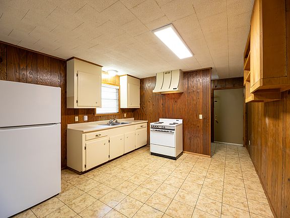 1280-SISTRUNK-3-kitchen_11182025