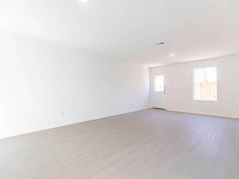 2922 Carnelian Trl — Photo 7