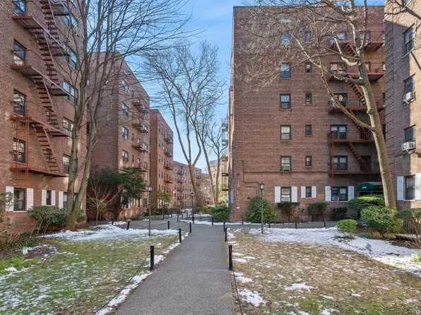 118-66 Metropolitan Avenue #6B, Kew Gardens, NY 11415