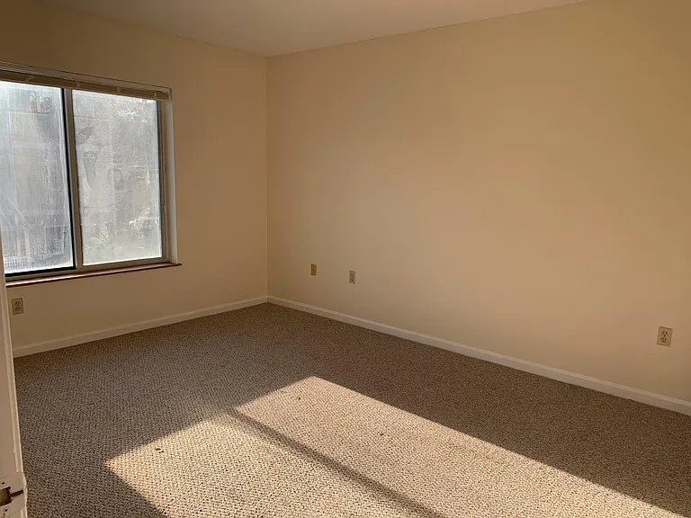 348 Franklin St #301 — Photo 20