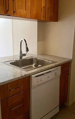 Rented by RELO REDAC INC. | media 6