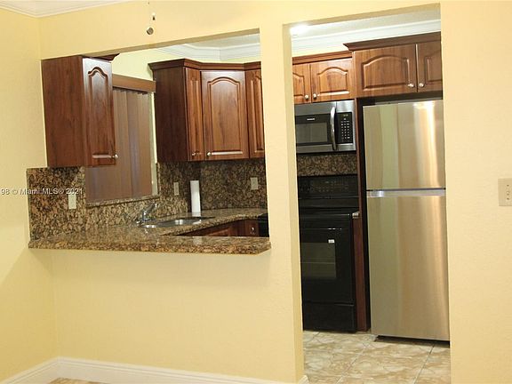 4th image of 900 Tallwood Ave APT 308