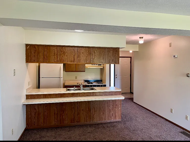 735 Longview Ave — Photo 5