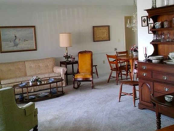 2nd image of 13107 Squire Ct