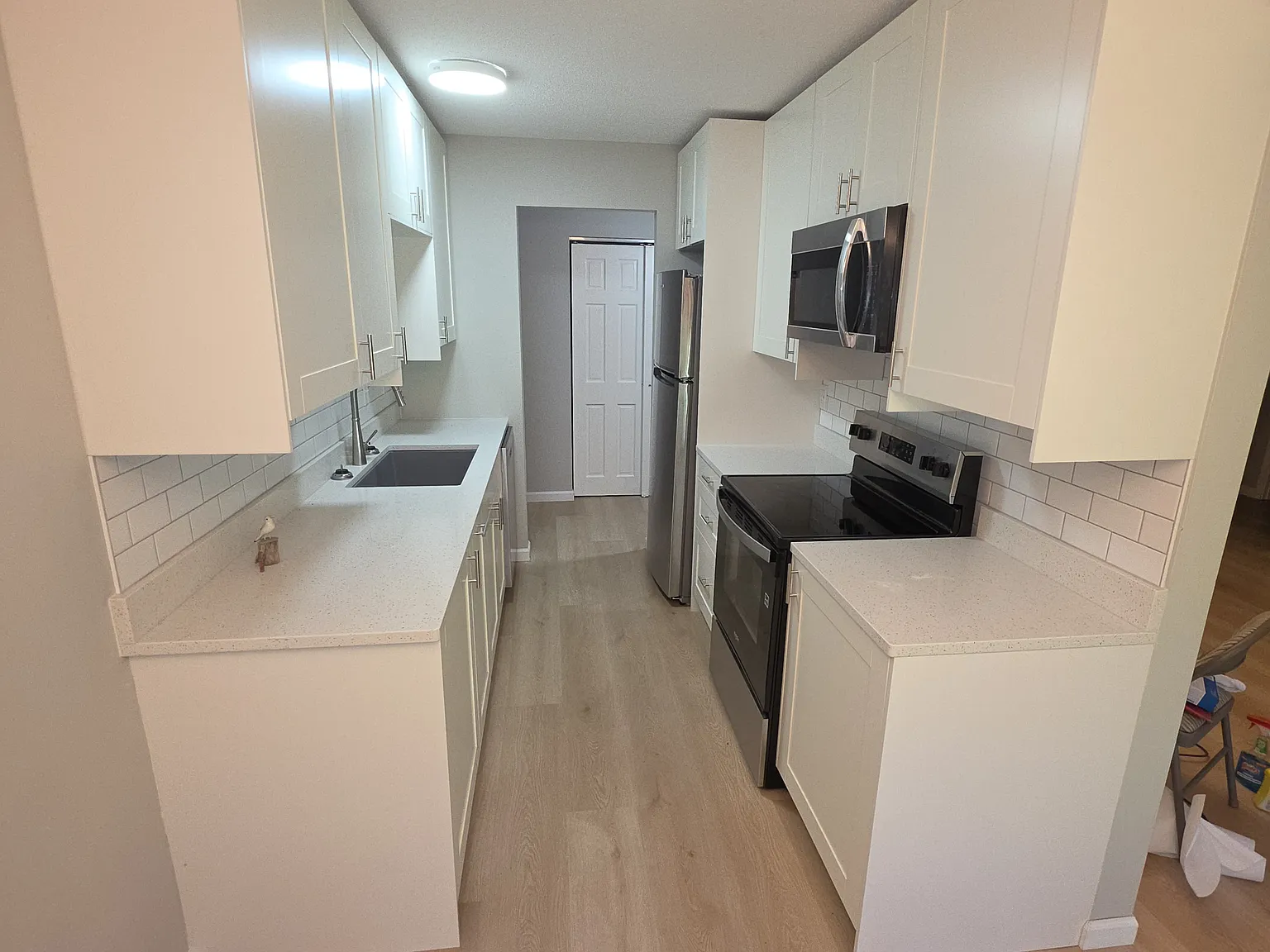1 bed, 1.5 bath, 768 sqft, $1,549 — Photo 3