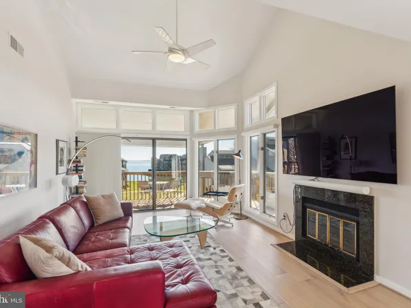 7006 Channel Village Ct APT 201, Annapolis, MD 21403