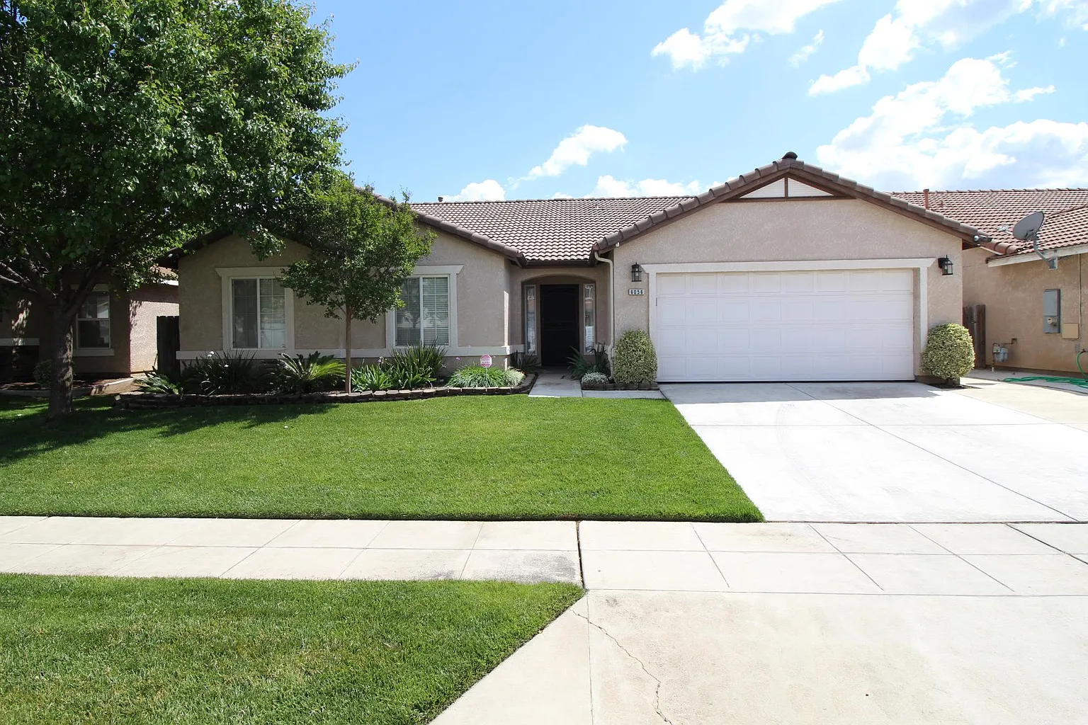 6056 E Sussex Way photo 1