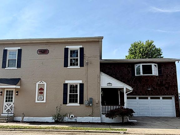 3rd image of 102 E Main St