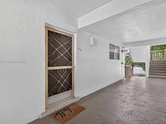 2nd image of 1395 NE 167th St APT 212