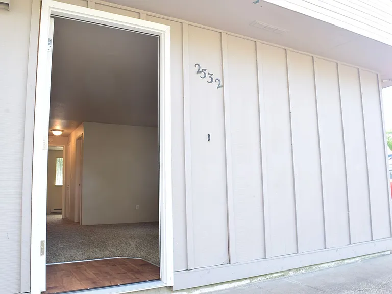 Coolidge Fourplex — Photo 2