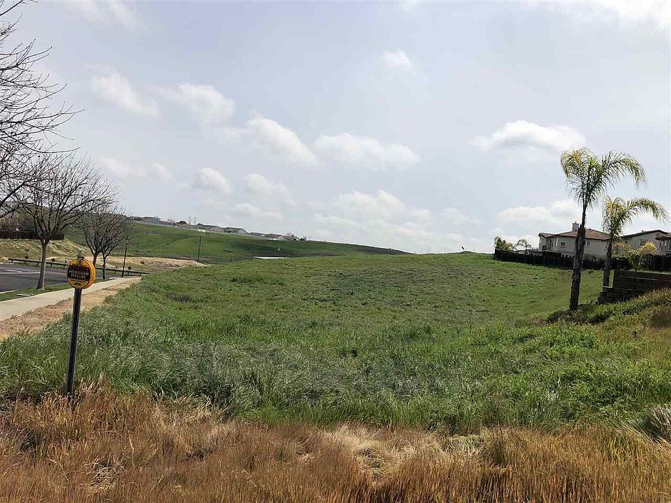 1st image of Foothill Dr